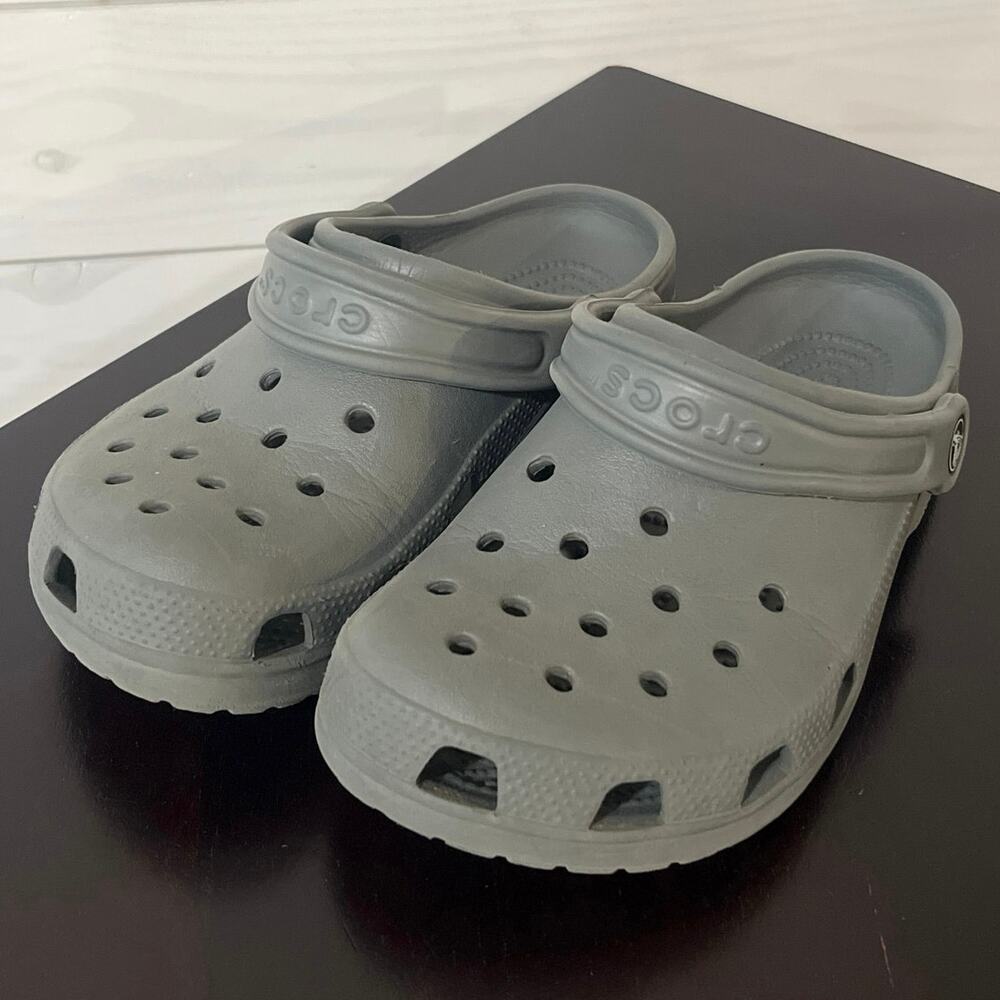 Crocs Classic Clogs Grey Size 4 Men/6 Womens